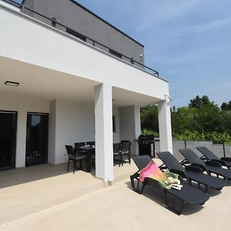 New Luxe House Apartman