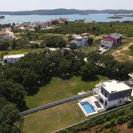 New Luxe House Medolino