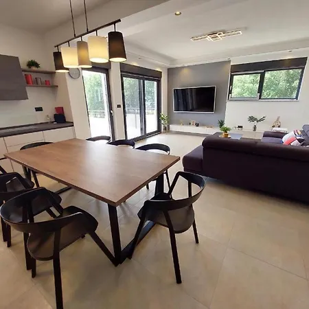New Luxe House *